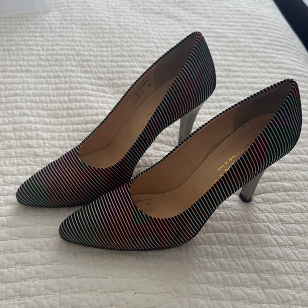 Black and Red Classic Heels with Pointed Toe